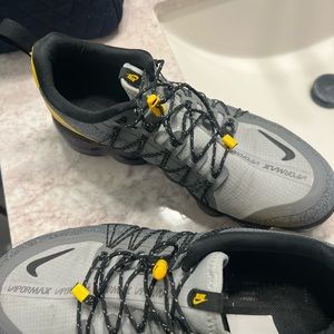 Nike utilities vapormax. Yellow and grey. Men’s 10